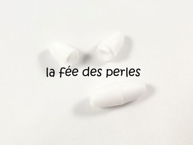 Fermoir en plastique blanc
